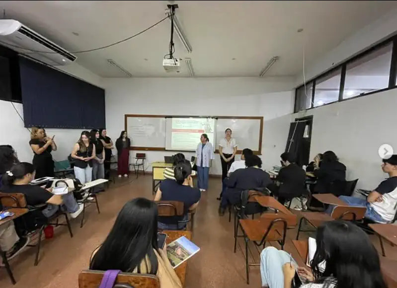 Charla de inducción para estudiantes del primer curso de la carrera de Derecho – Sede Ciudad del Este